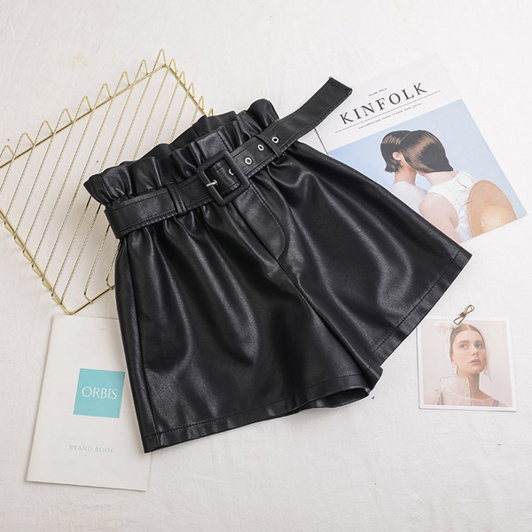 Sieviešu šorti no eko ādas