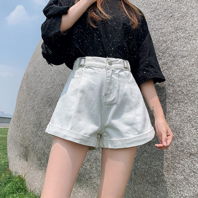 Sieviešu plati džinsa šorti ar metāla elementu pie jostas