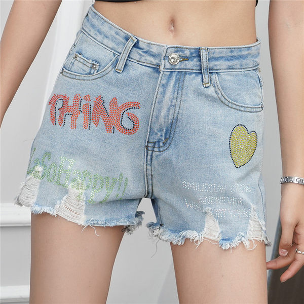 Aktuālie sieviešu šorti ar uzrakstu un dekoratīviem akmentiņiem