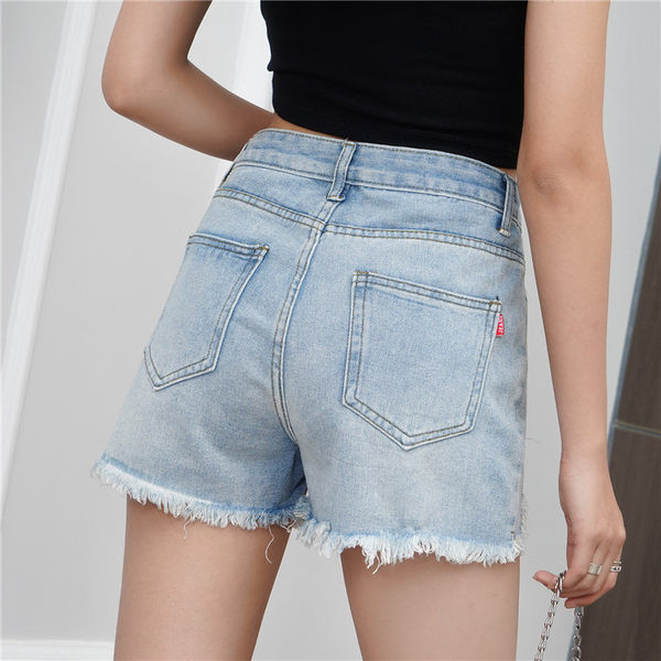 Aktuālie sieviešu šorti ar uzrakstu un dekoratīviem akmentiņiem