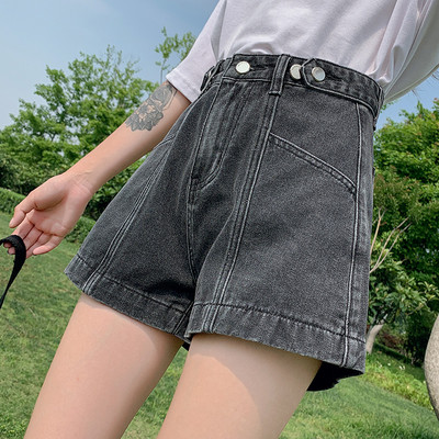 Sieviešu džinsa šorti divi modeļi ar rāvējslēdzēju sānos un uzrakstu