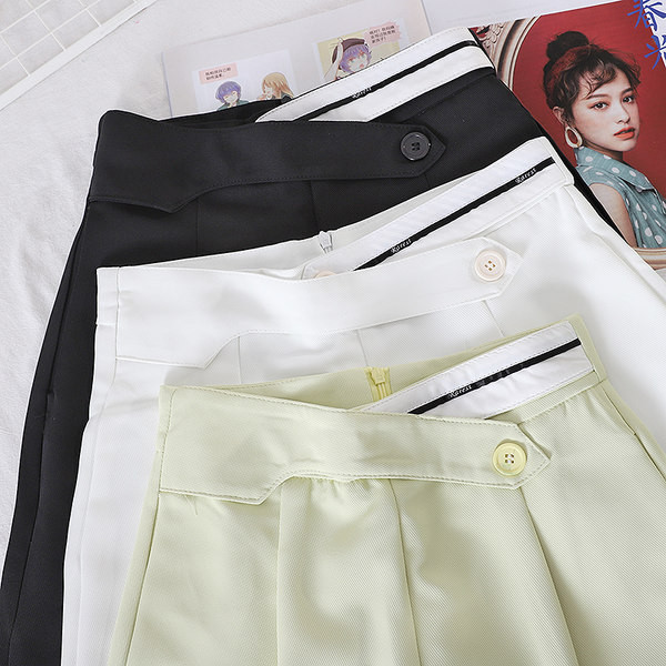 Model nou de pantaloni scurți de damă