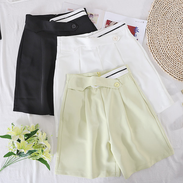 Model nou de pantaloni scurți de damă