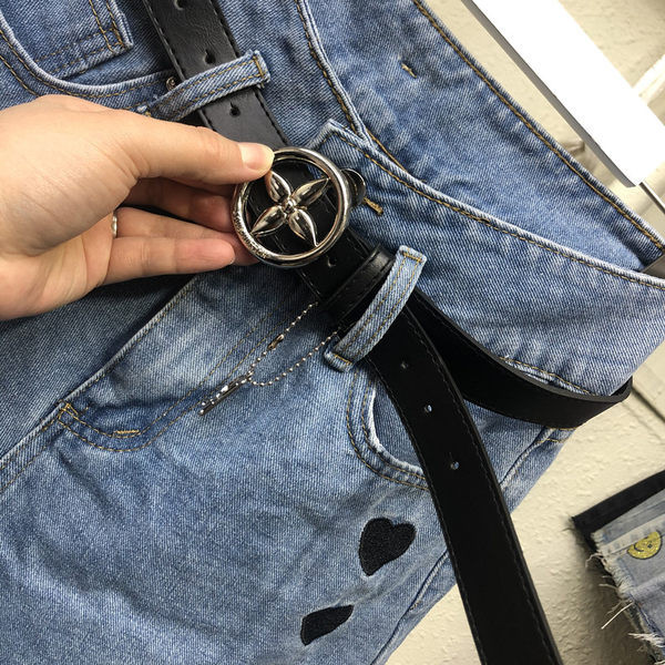 Pantaloni scurti de dama moderni din denim model larg cu talie inalta