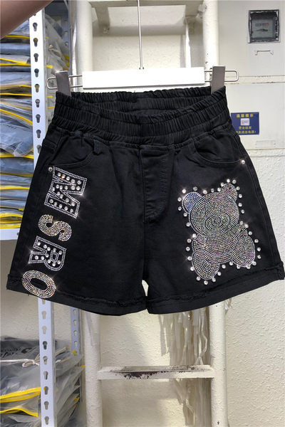 Дамски къси панталони с бродерия и висока талия