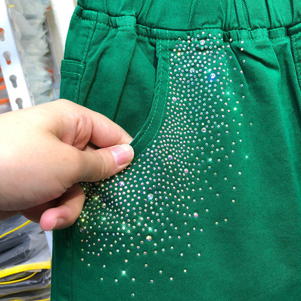 Sieviešu šorti ar augstu vidukli platu modeli