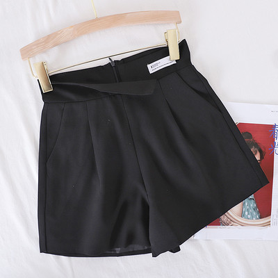 Pantaloni scurți cu buzunare și talie înaltă - trei culori