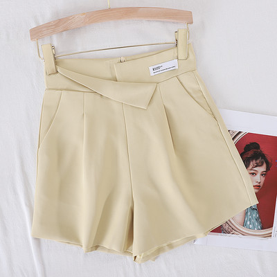 Pantaloni scurți cu buzunare și talie înaltă - trei culori