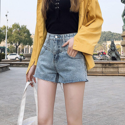 Sieviešu džinsa šortu modelis ar kabatām