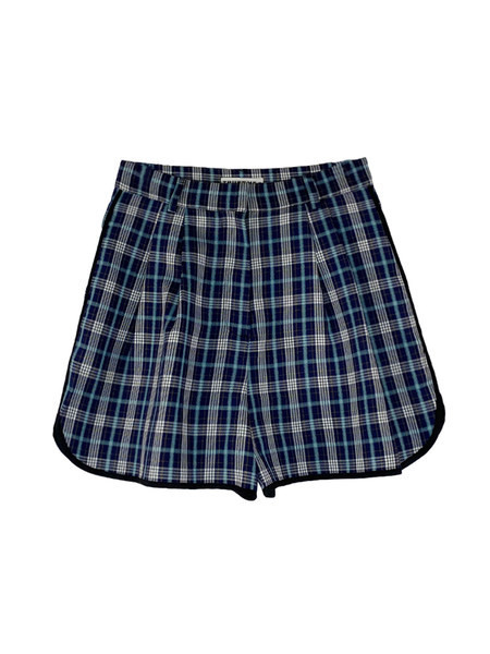 Moderns sieviešu rūtainu šortu plats modelis