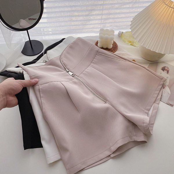 Moderns bikšu plats modelis ar rāvējslēdzēju