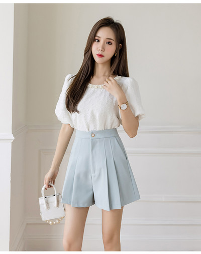 Sieviešu šorti ar augstu vidukli - plats modelis