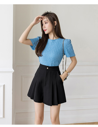 Sieviešu šorti ar augstu vidukli - plats modelis