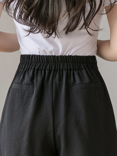 Pantaloni scurti de dama cu cravate in doua culori