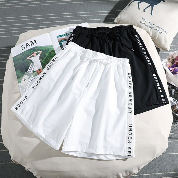 Sieviešu šorti ar uzrakstu un saitēm