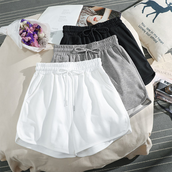 Къси дамски панталони изчистен модел с връзки