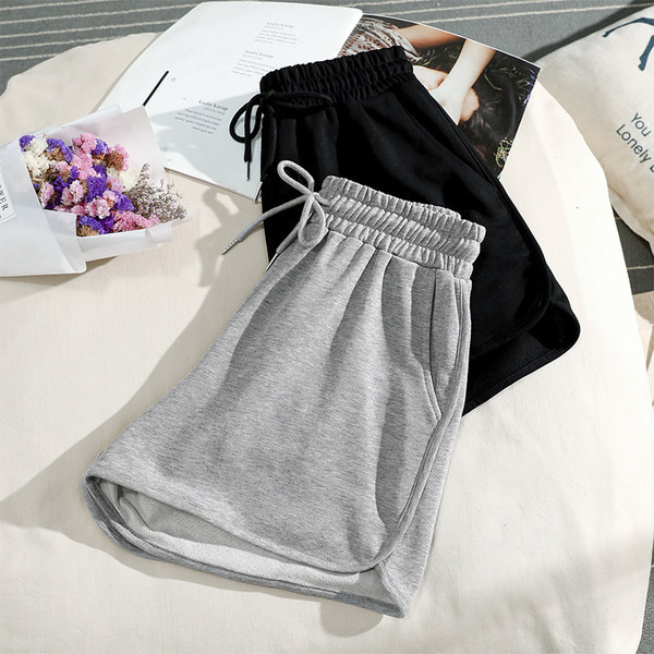 Къси дамски панталони изчистен модел с връзки