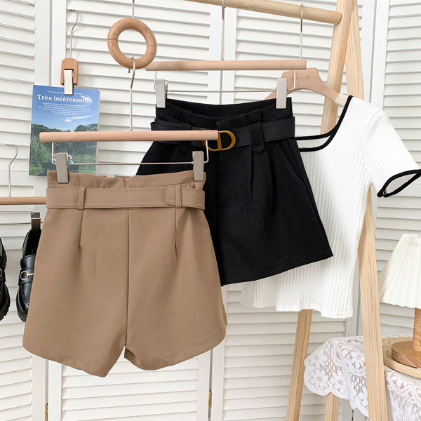 Pantaloni scurti de dama model nou cu talie inalta si curea