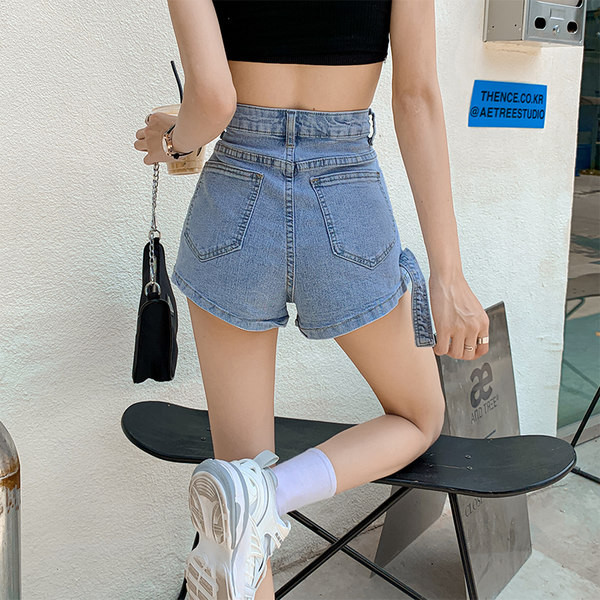 Blugi scurti de dama cu talie inalta