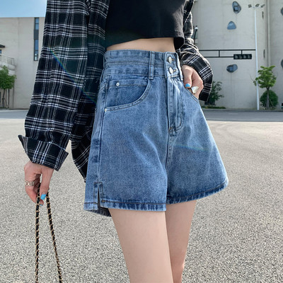 Plašs īsu džinsu modelis ar kabatām un augstu vidukli