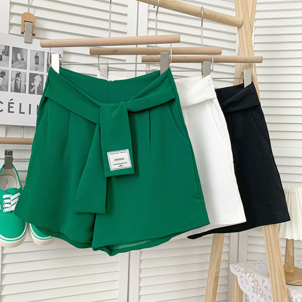 Casual γυναικεία σορτς σε διάφορα χρώματα - μοντέλο