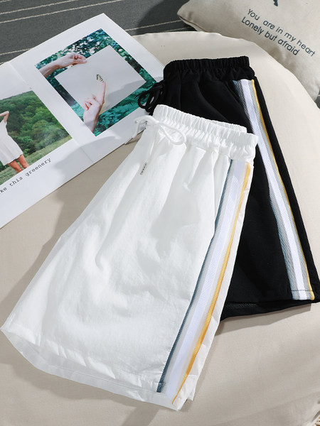 Sieviešu sporta šorti ar augstu vidukli un apmalēm