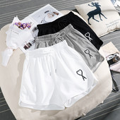 Pantaloni scurti de dama cu broderie si cravate