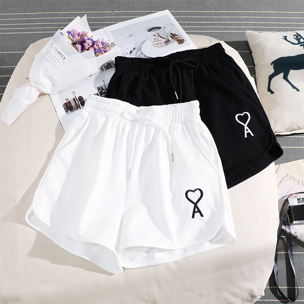 Pantaloni scurti de dama cu broderie si cravate