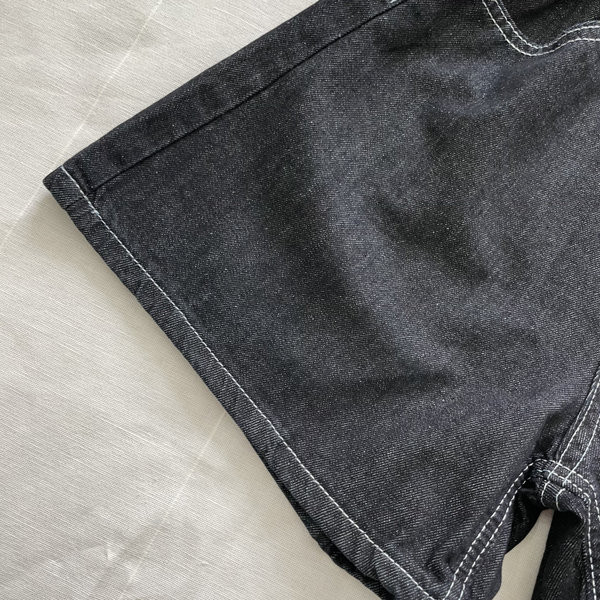 Blugi scurti model lat cu nasture si buzunare