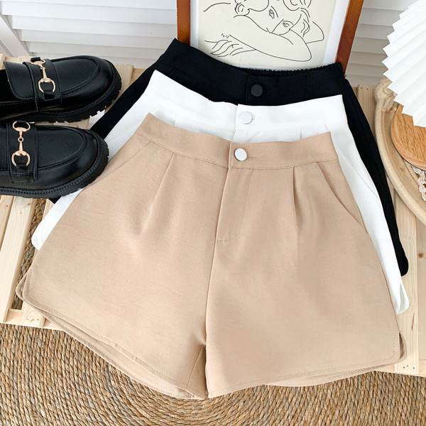 Jauns sieviešu šortu modelis ar kabatām - vairākas krāsas