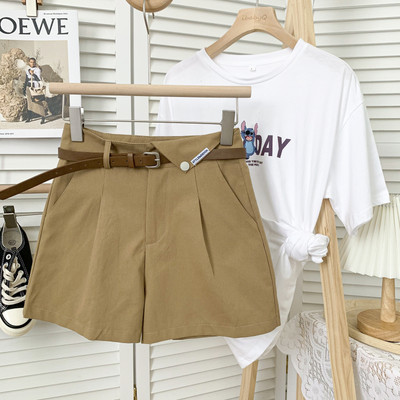 Pantaloni scurți moderni de damă - cu centură și buzunare