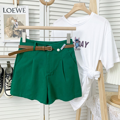 Pantaloni scurți moderni de damă - cu centură și buzunare