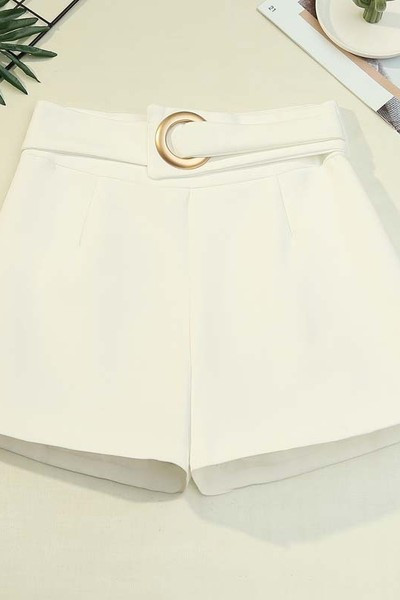 Sieviešu šorti ar metāla apdari un augstu vidukli