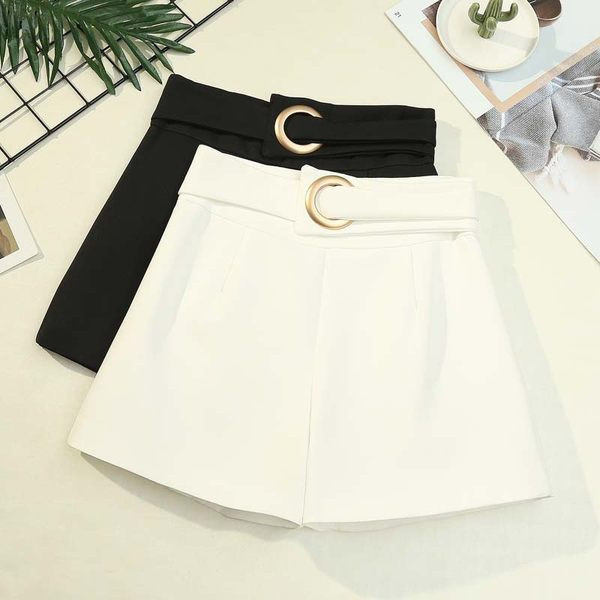 Sieviešu šorti ar metāla apdari un augstu vidukli