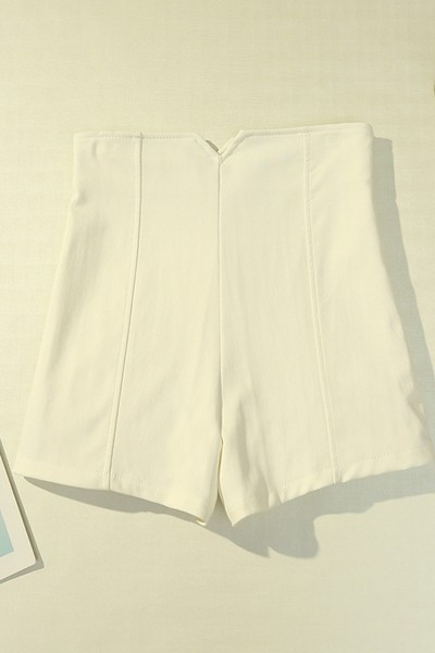 Sieviešu šorti ar augstu vidukli - tīrs modelis