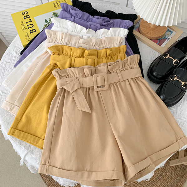 Pantaloni scurți moderni cu curea și talie înaltă - mai multe culori