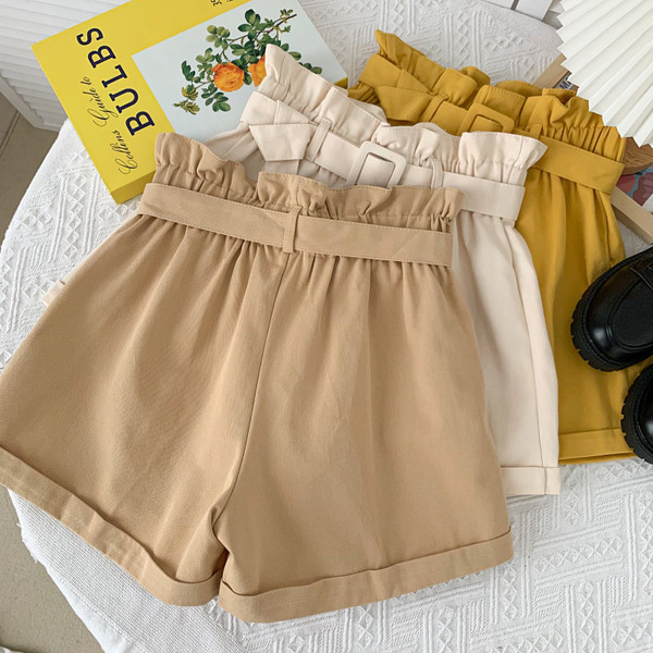 Pantaloni scurți moderni cu curea și talie înaltă - mai multe culori