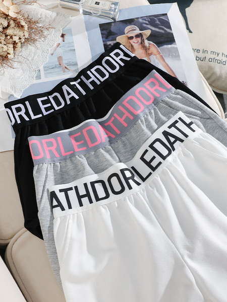 Mūsdienīgi sieviešu šorti ar uzrakstu plain model