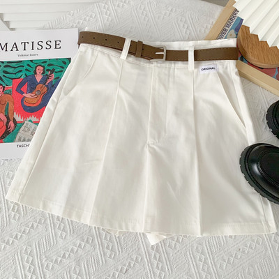 Pantaloni scurți casual de damă cu picioare largi