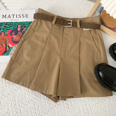 Pantaloni scurți casual de damă cu picioare largi