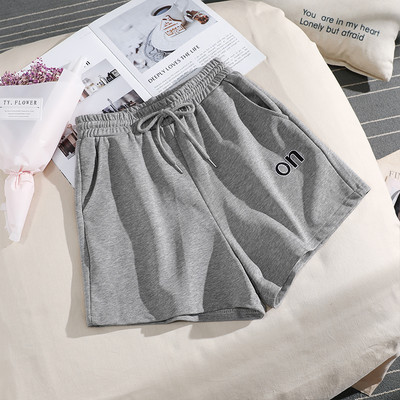 Pantaloni scurți de damă cu broderie model uni