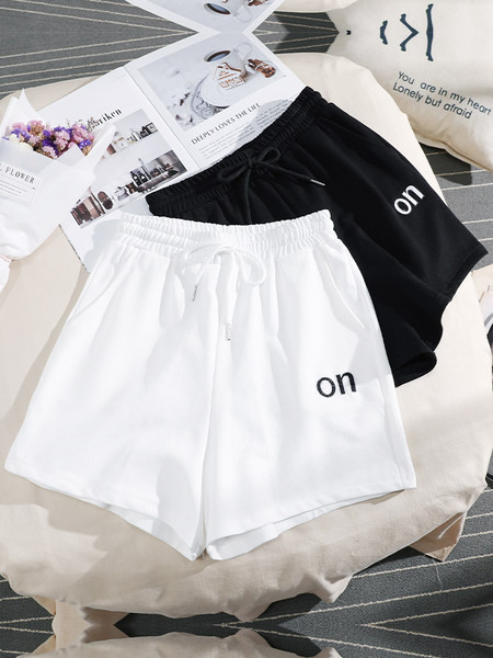 Pantaloni scurți de damă cu broderie model uni