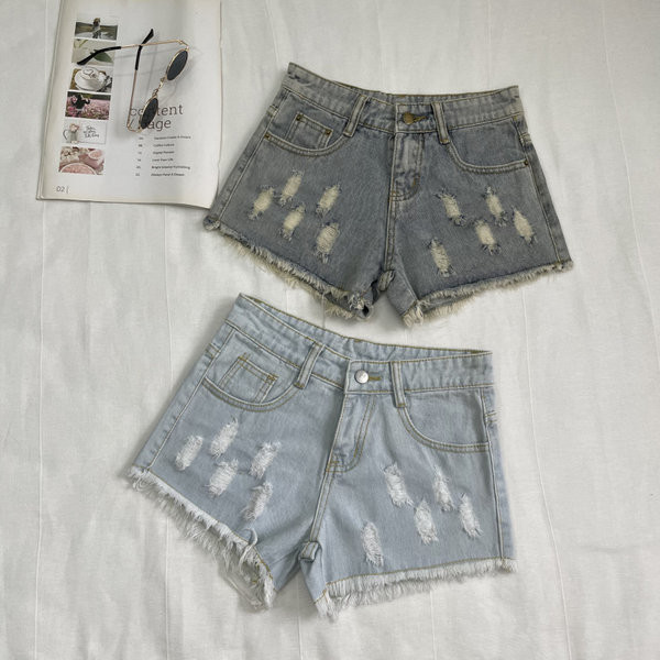 Blugi scurti casual cu buzunare si motive rupte - pentru femei