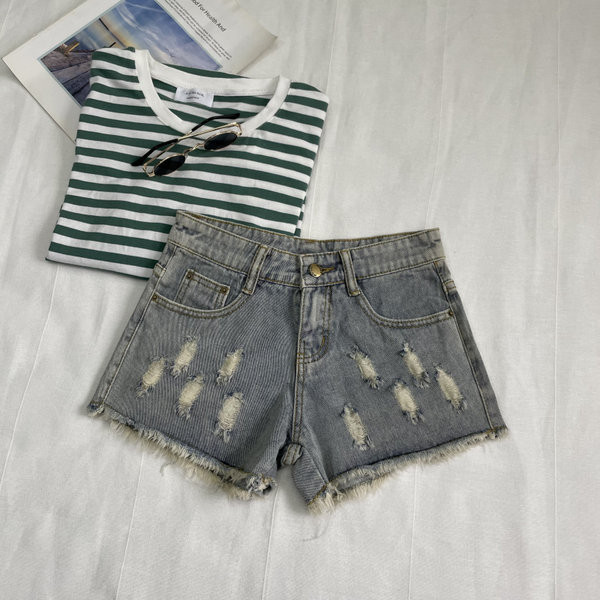 Blugi scurti casual cu buzunare si motive rupte - pentru femei