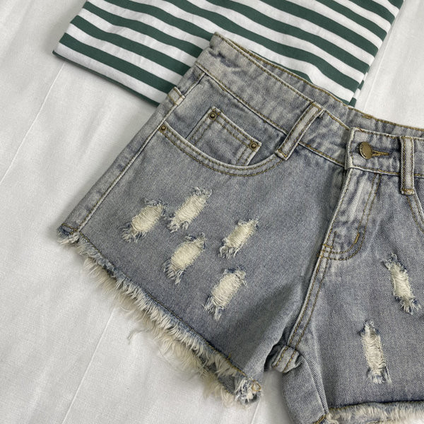 Blugi scurti casual cu buzunare si motive rupte - pentru femei