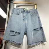 Нов модел дънкови къси панталони с разкъсани мотиви