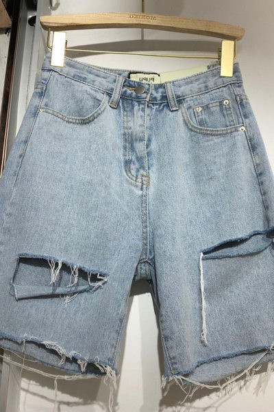 Нов модел дънкови къси панталони с разкъсани мотиви 