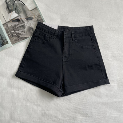 Kratke traperice s džepovima i visokim strukom