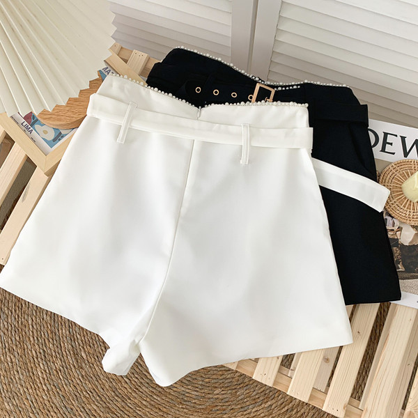 Pantaloni scurti de dama de vara model nou cu centura si perle in alb si negru