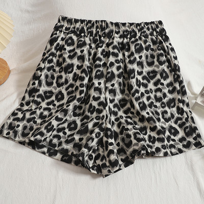 Ženske kratke hlače sa životinjskim uzorkom i elastičnim strukom
